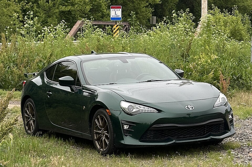 2020 Toyota 86 Hakone (cropped)
