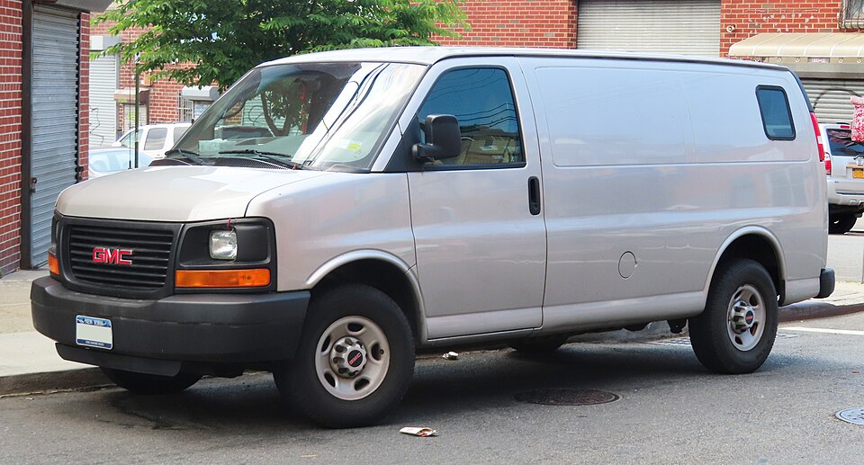 2007 GMC Savana 2500 Cargo 4.8L, front 7.7.19