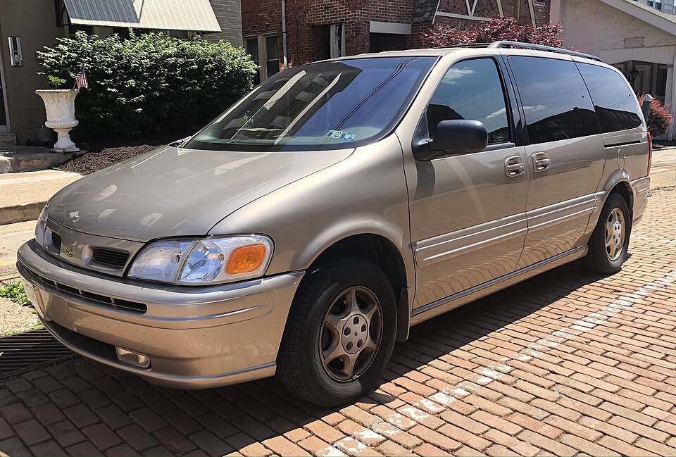 1998 Oldsmobile Silhouette GLS in Medium Beige, front left, 06-03-2022