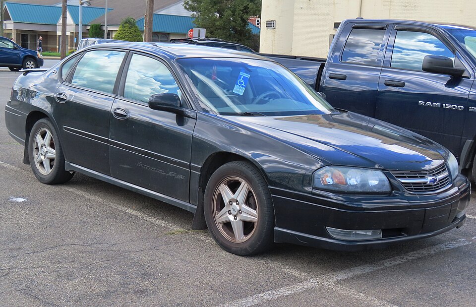 2004 Chevrolet Impala SS Supercharged, front right, 08-27-2023
