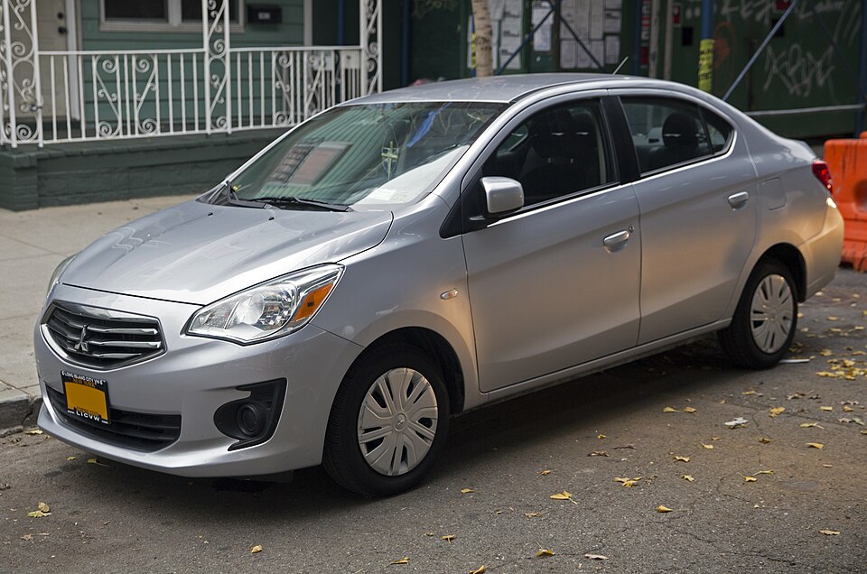 2017 Mitsubishi Mirage G4 ES, front left (Silver)