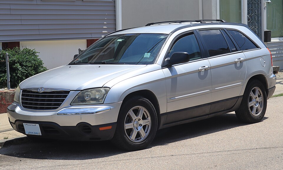 2006 Chrysler Pacifica Touring in Bright Silver Metallic, front left, 07-04-2026