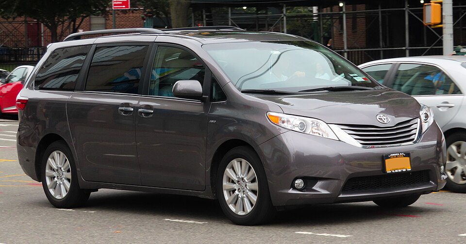 2017 Toyota Sienna, front 8.23.19