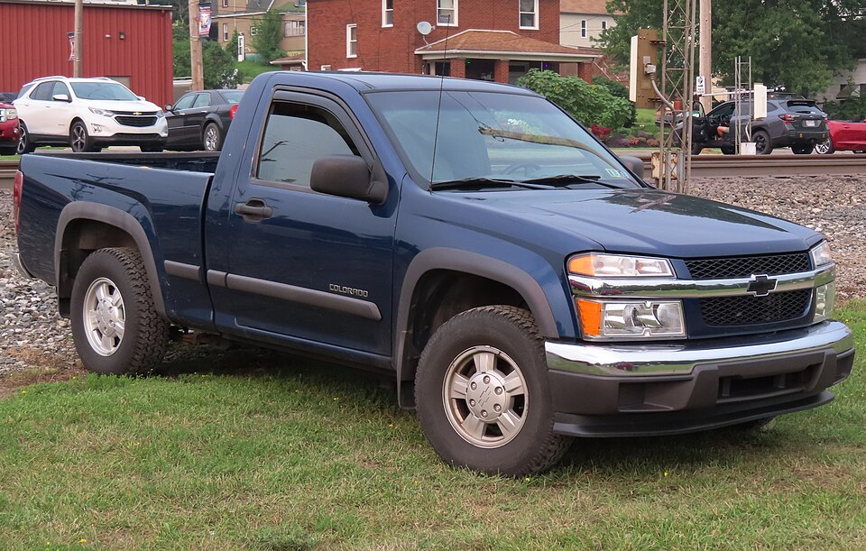 2004 Chevrolet Colorado LS Regular Cab Z85 2WD, front right, 07-17-2023