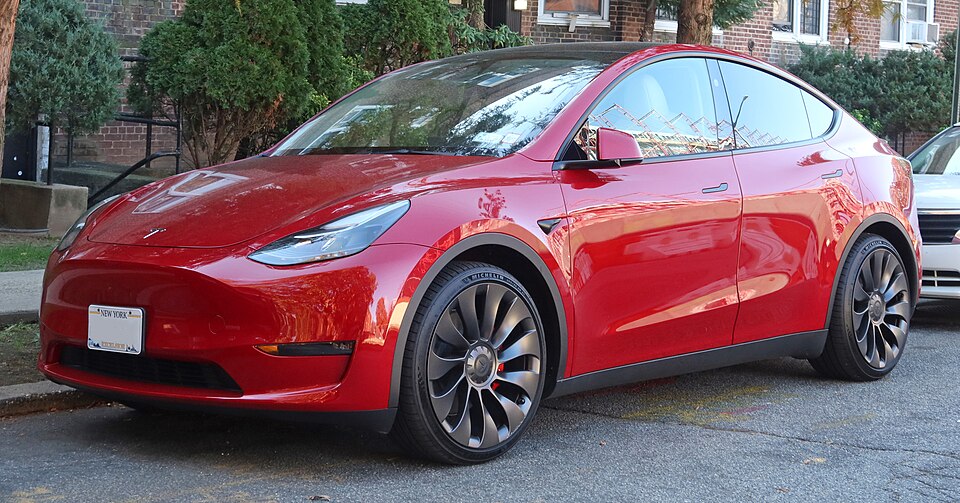 2023 Tesla Model Y, front 11.11.23