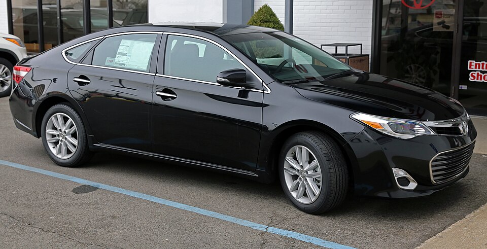 2014 Toyota Avalon XLE, front