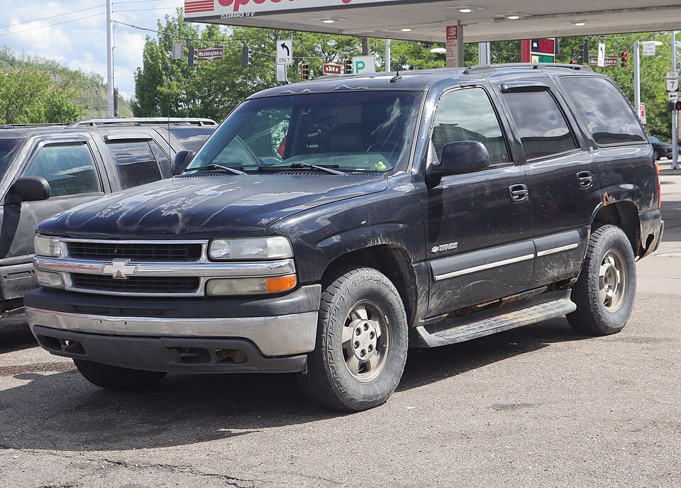 2003 Chevrolet Tahoe LS in Black, front left, 05-09-2026