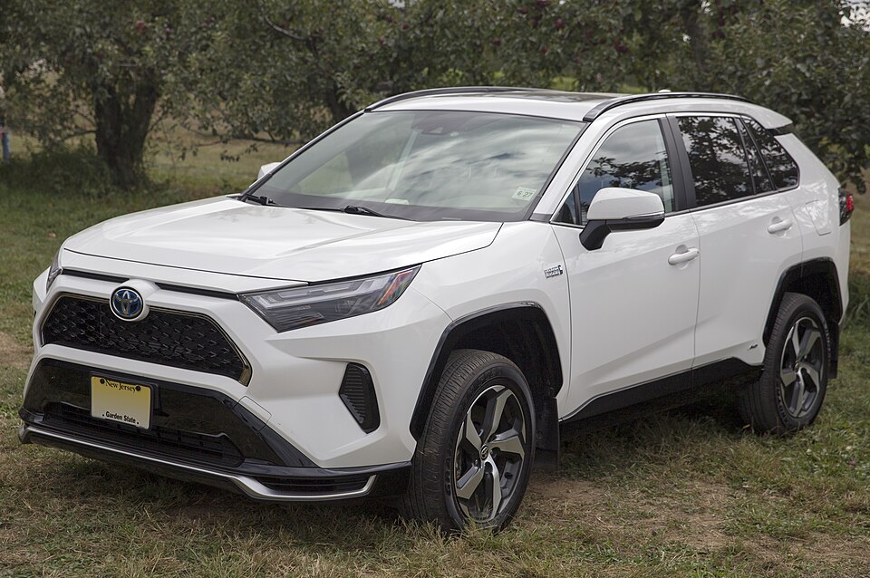 2022 Toyota RAV4 Prime SE in Ice Cap, front left