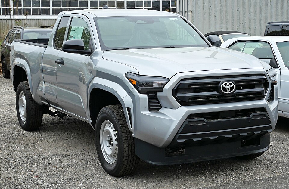2025 Toyota Tacoma SR Xtracab, front 5.4.25