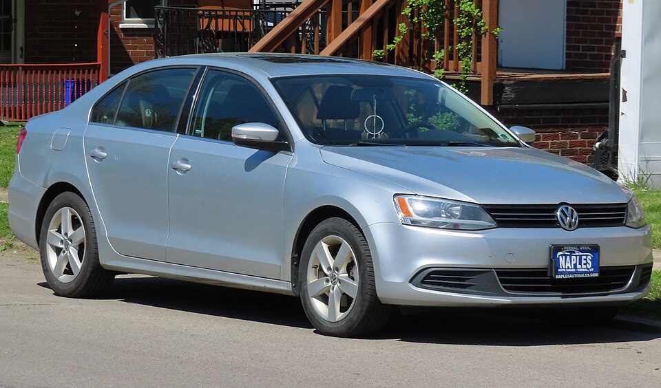 2014 Volkswagen Jetta TDI, front right, 05-09-2023