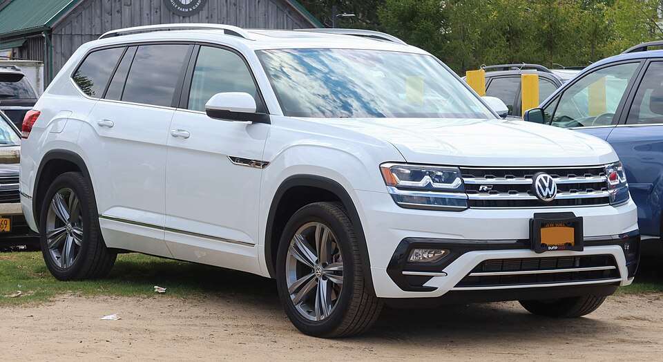 2019 Volkswagen Atlas SE R-Line, front 4.24.23