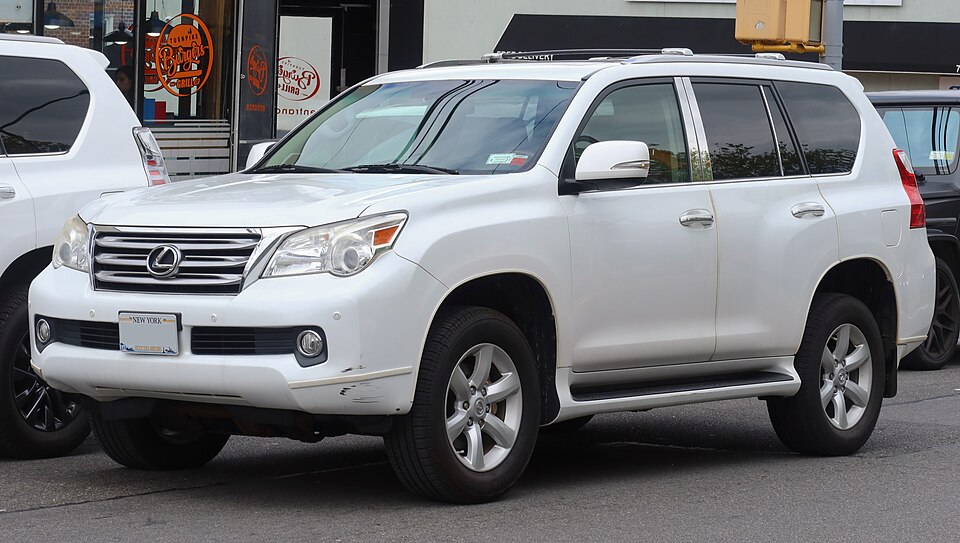 2010 Lexus GX 460, front 5.1.23