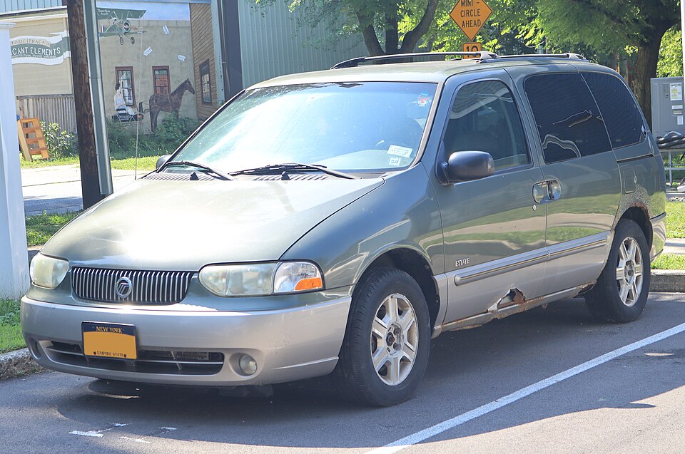 2002 Mercury Villager Estate in Estate Green Metallic, front left, 07-11-2026