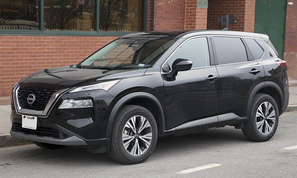 2023 Nissan Rogue SV in Super Black, front left