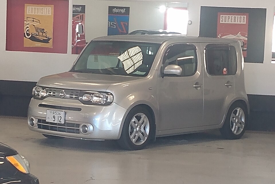 2010 Nissan Cube fake JDM