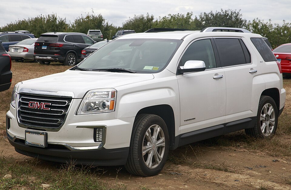 2017 GMC Terrain SLT AWD in Summit White, front left