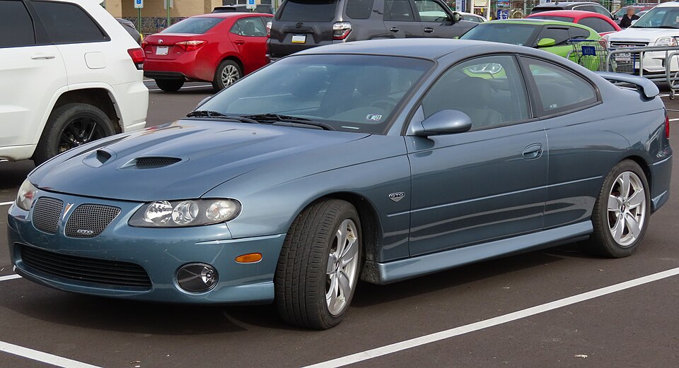 2005 Pontiac GTO, front left, 10-28-2022