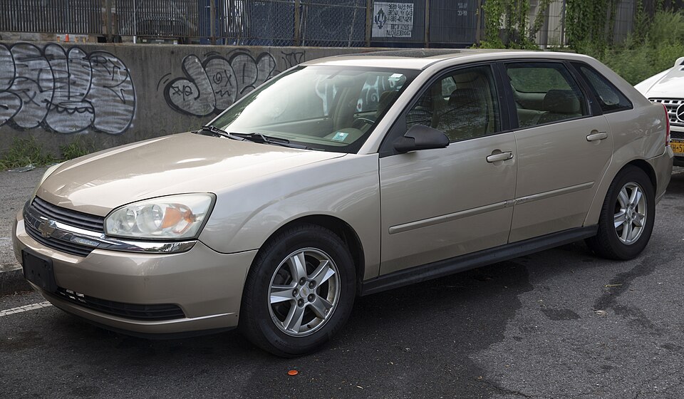 2004 Chevrolet Malibu Maxx LS V6, front left (Harlem)