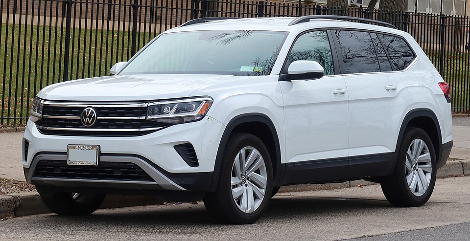 2021 Volkswagen Atlas SE, front 3.24.23