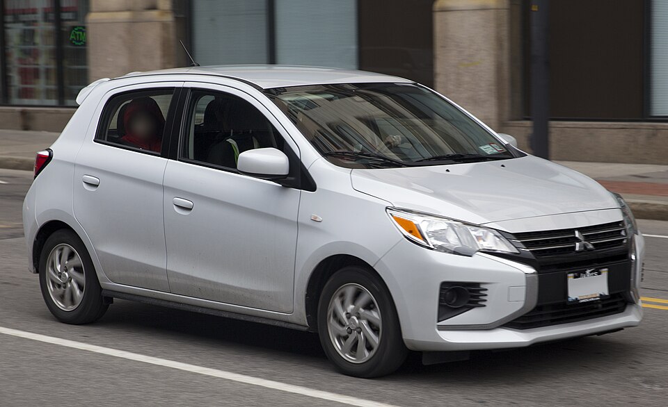 2021 Mitsubishi Mirage Carbonite Edition in White Diamond, front right