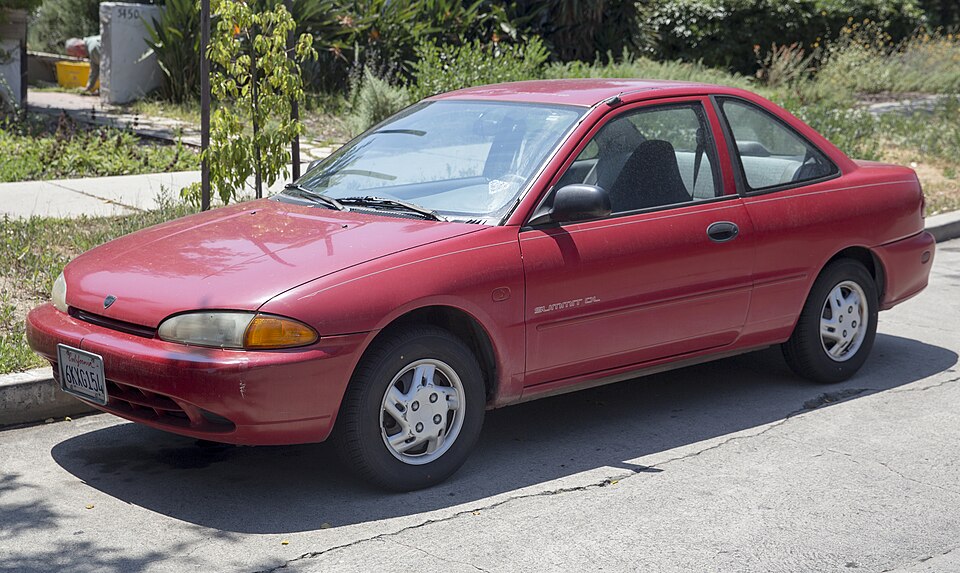 1995 Eagle Summit DL coupe in Los Feliz, front left