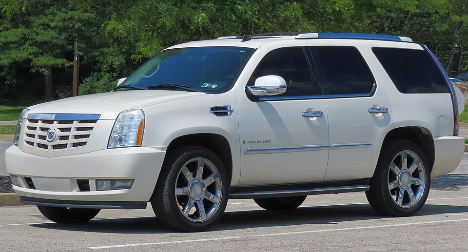 2009 Cadillac Escalade AWD, front left, 08-24-2022