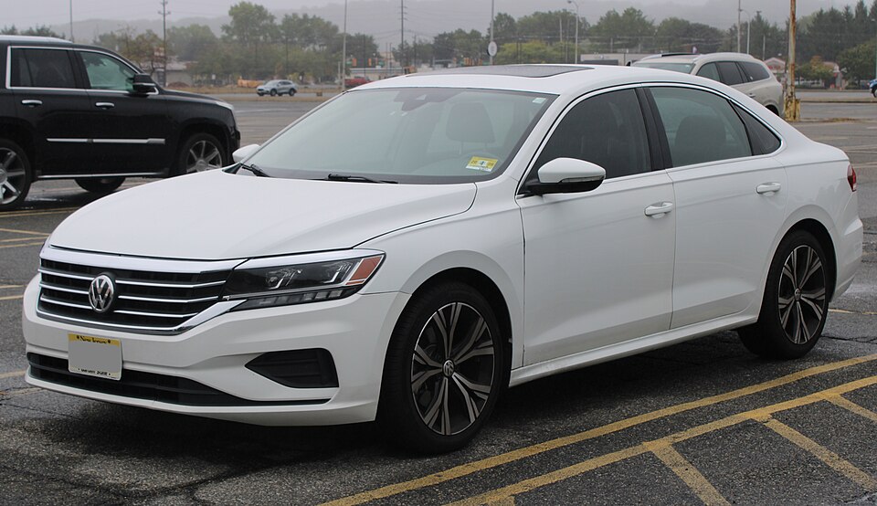 2021 Volkswagen Passat SE, front left, 09-27-2026