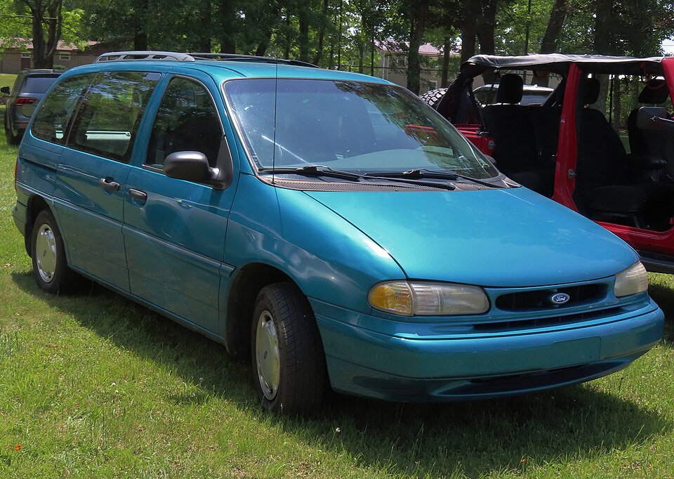 1996 Ford Windstar GL, front right, 06-04-2023