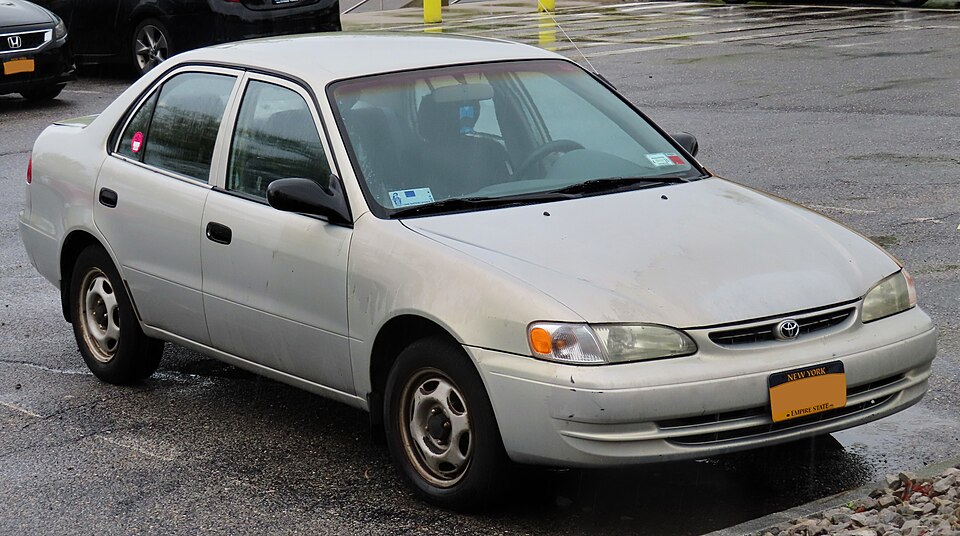 2000 Toyota Corolla VE, front 5.12.19