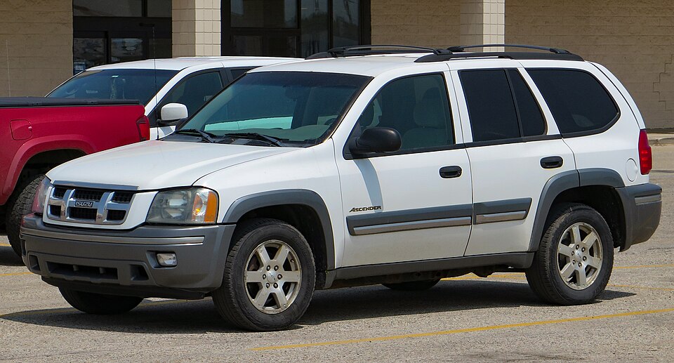 2008 Isuzu Ascender 5-Passenger S in Arctic White & Gray Metallic, Front Left, 06-17-2023