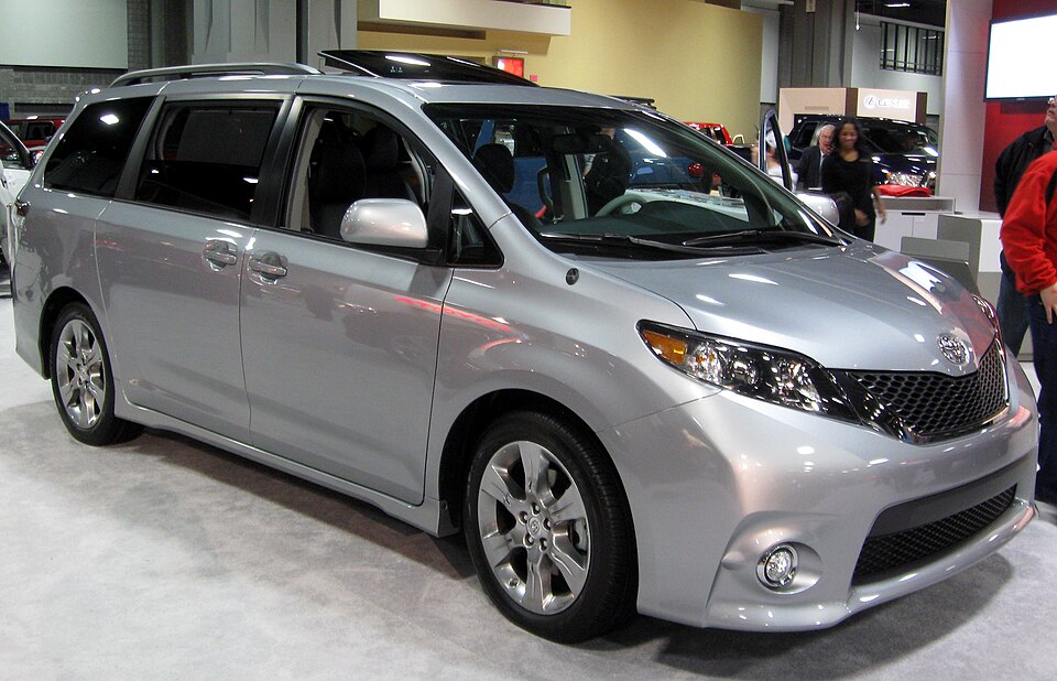 2012 Toyota Sienna SE -- 2012 DC