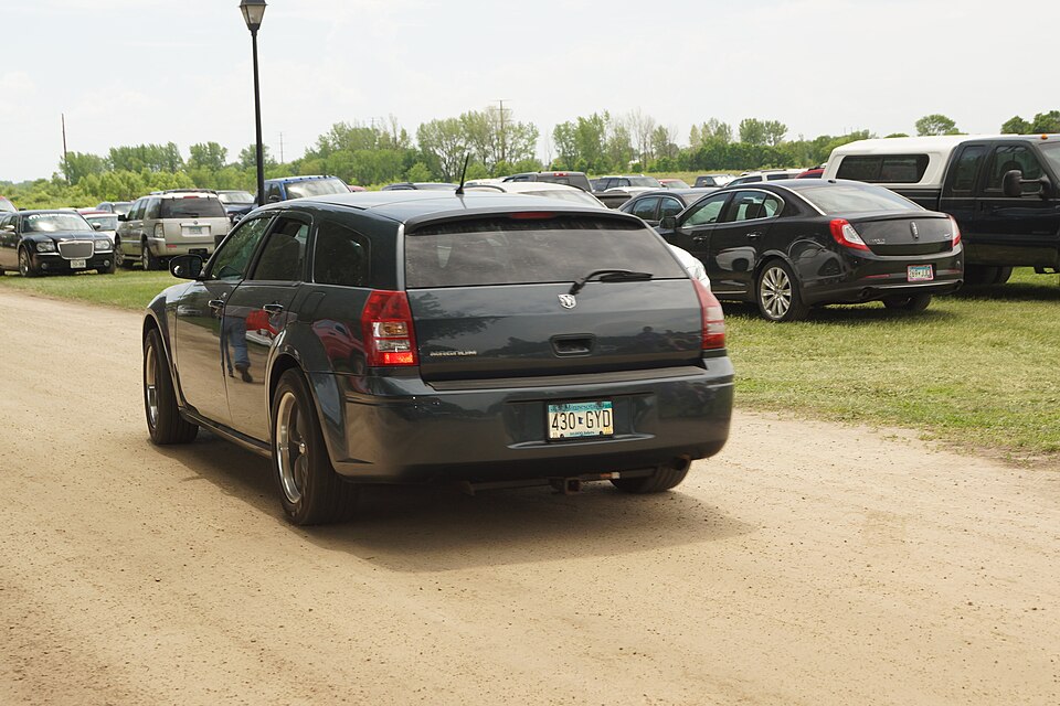 2008 Dodge Magnum (34302270664)