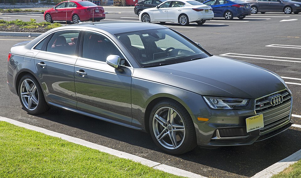 2018 Audi S4 3.0T Premium Plus in Daytona Gray Pearl, front right