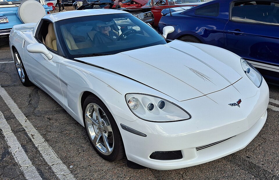 2008 Chevrolet Corvette, white, Golden Super Cruise 2026-09-05