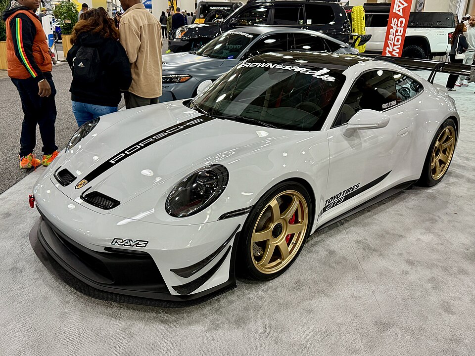 2025 Porsche 911 GT3 - 01