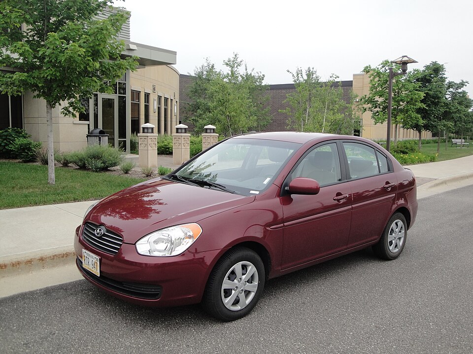 2010 Hyundai Accent (5889677108)