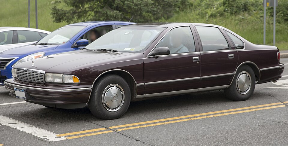 1995 Chevrolet Caprice Classic sedan, front left side
