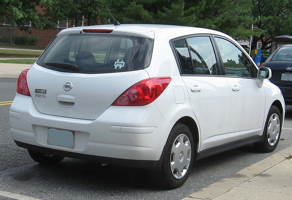 2007 Nissan Versa 1.8S hatchback
