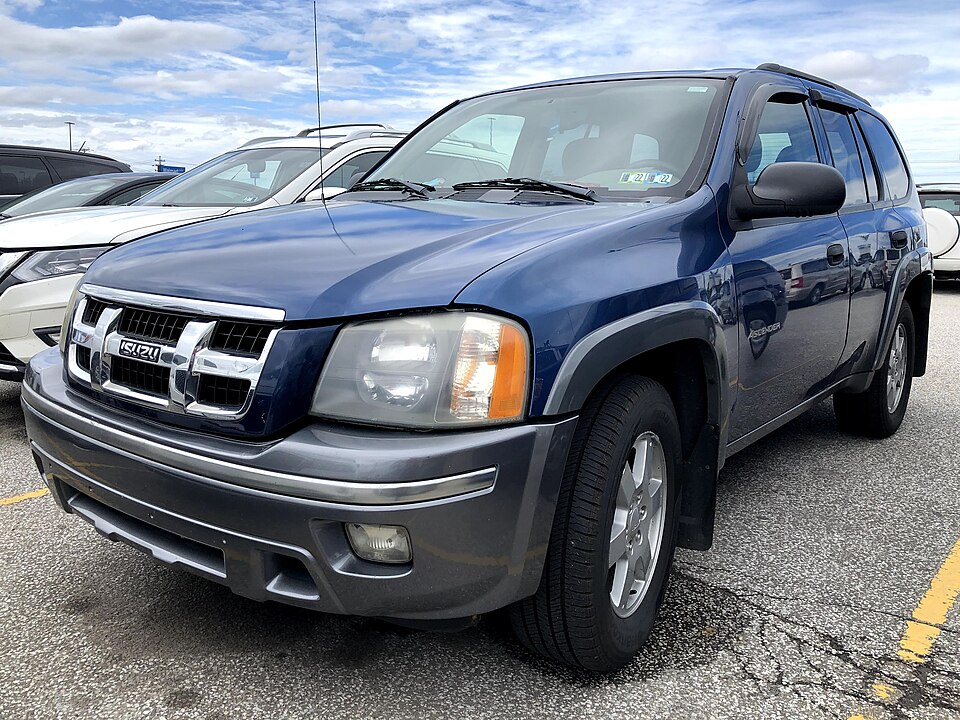 2005 Isuzu Ascender 5-passenger in Adriatic Blue, front left, 5-29-2021