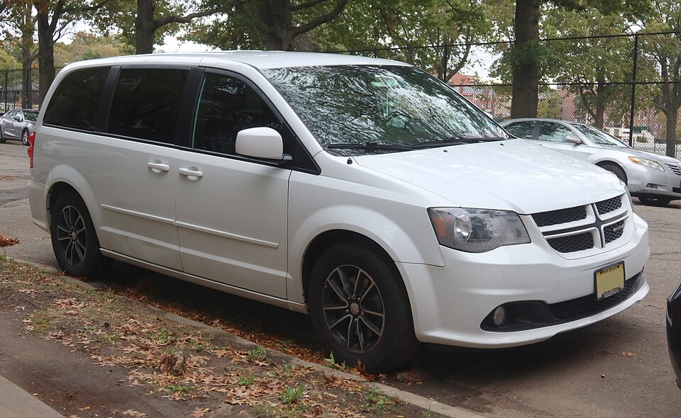 2015 Dodge Grand Caravan RT, front 10.27.21