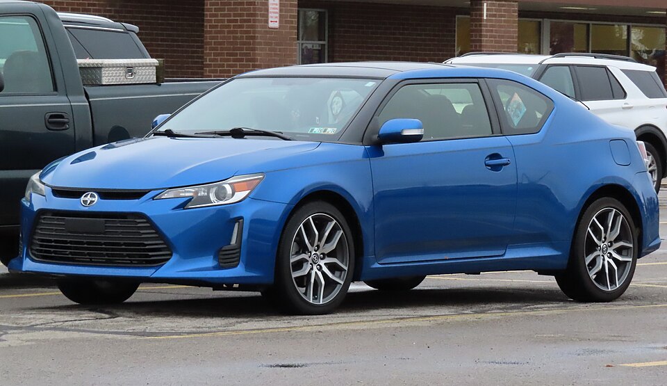2016 Scion tC, front left, 10-28-2023