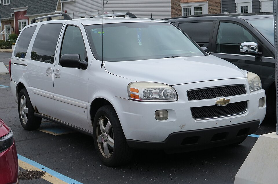 2008 Chevrolet Uplander LT in Aspen White, front right, 04-26-2025