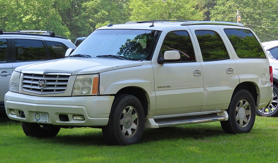 2005 Cadillac Escalade, front left, 06-04-2023