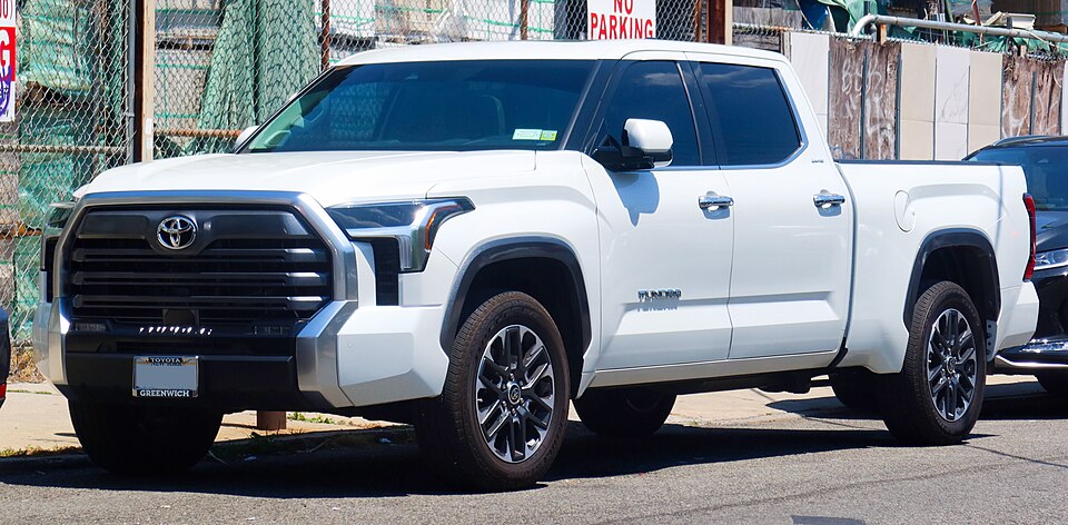2022 Toyota Tundra CrewMax Limited, front 6.30.22