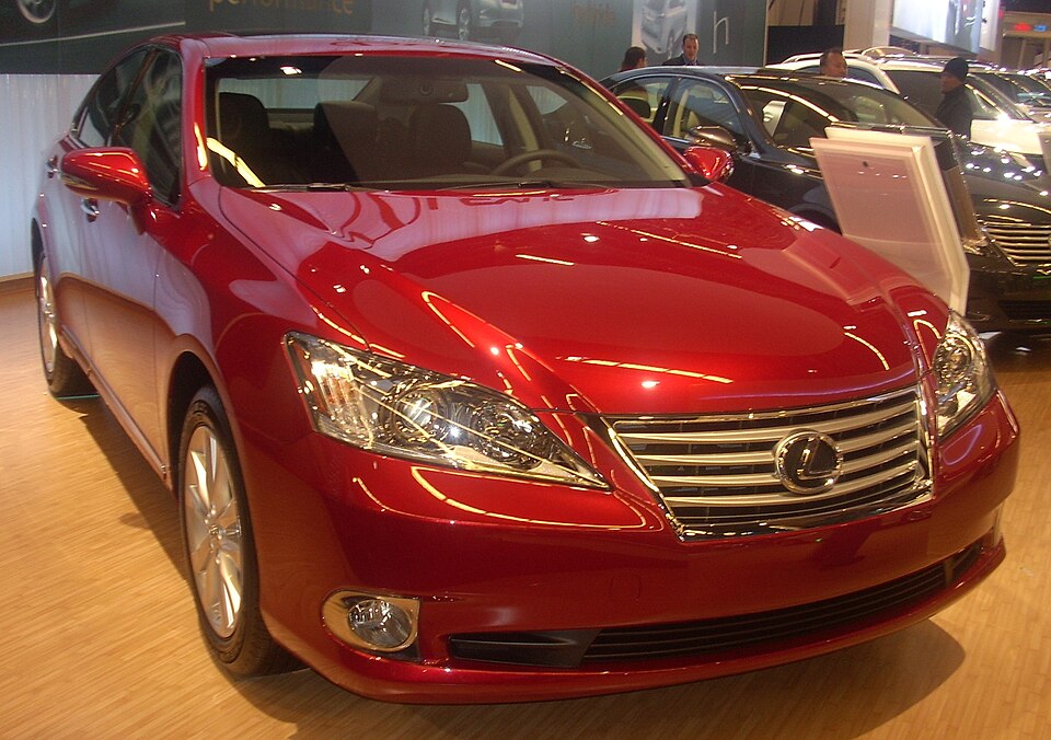 '10 Lexus ES 350 (MIAS '10)