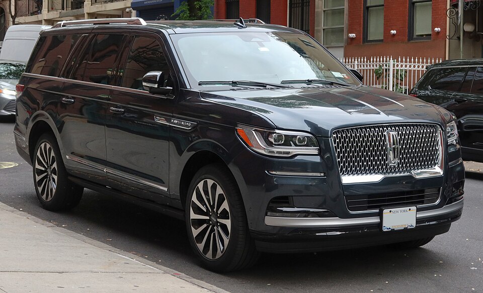 2022 Lincoln Navigator L 'Reserve' (facelift), front 4.27.23