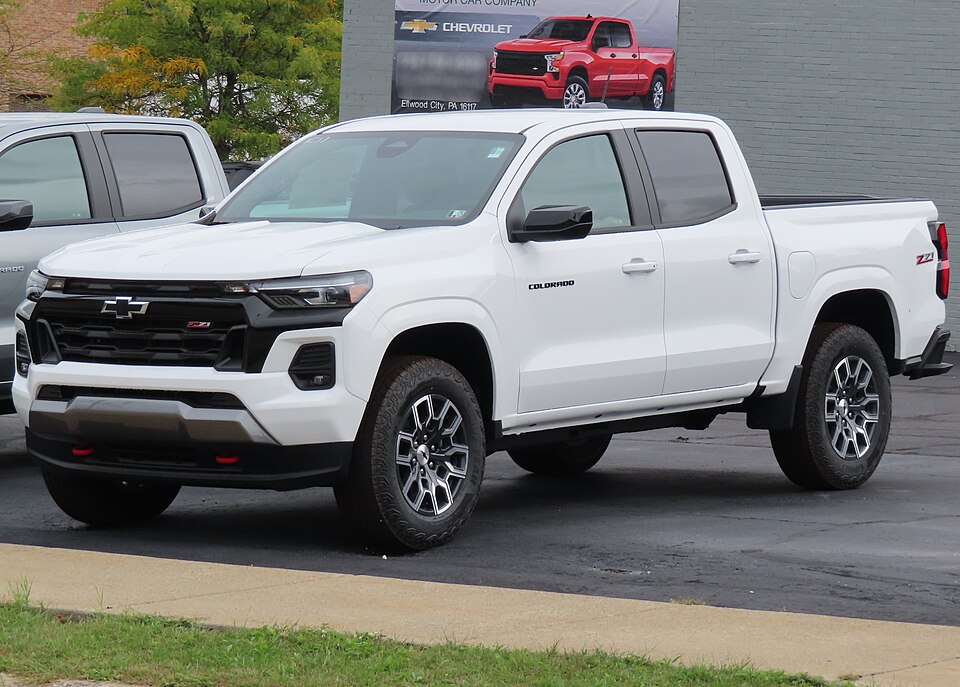 2024 Chevrolet Colorado Z71, front left, 09-28-2024