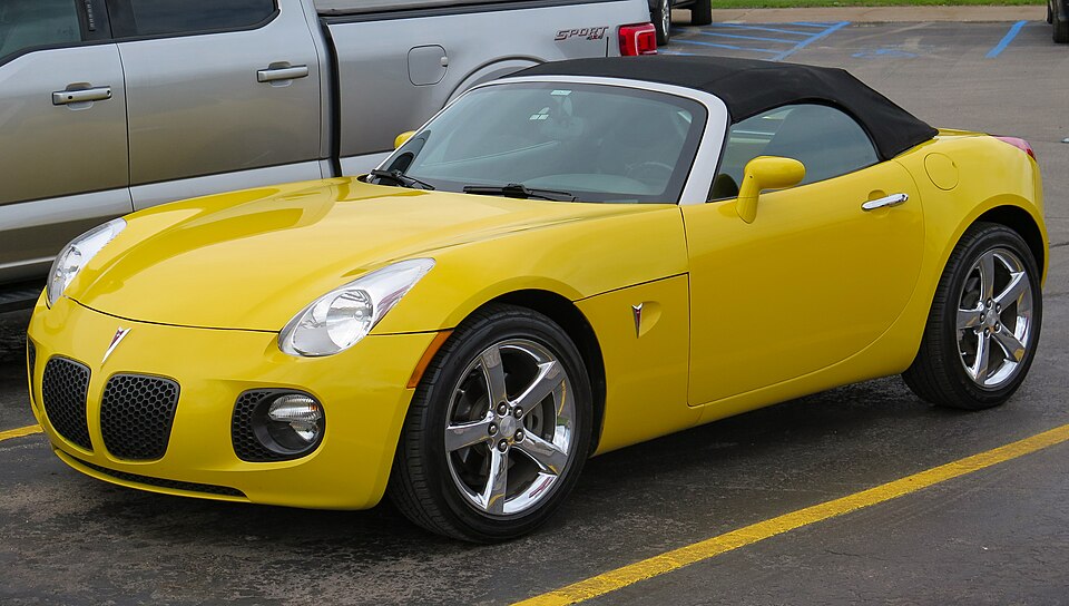 2008 Pontiac Solstice GXP in Mean Yellow, Front Left, 07-18-2023