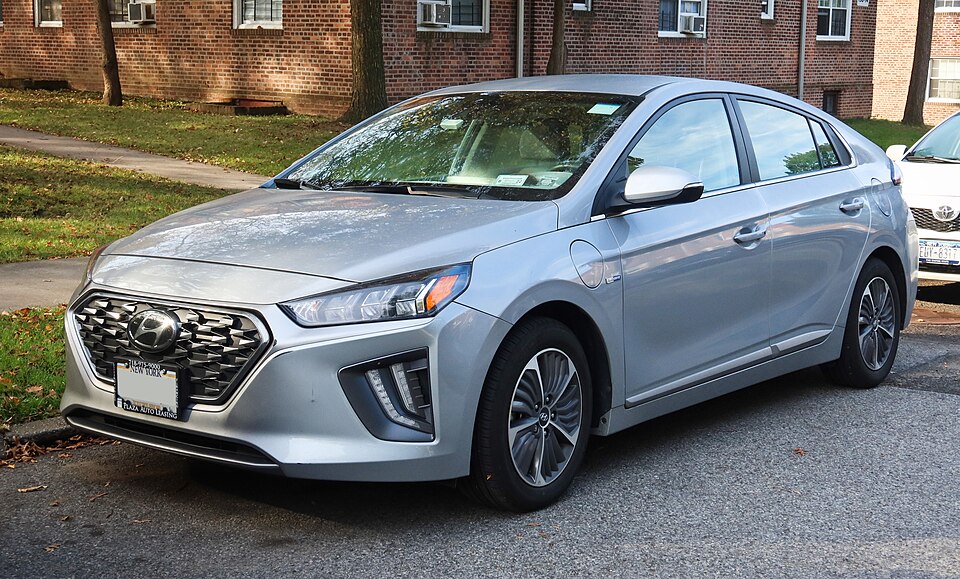 2020 Hyundai Ioniq Hybrid, front 11.7.22