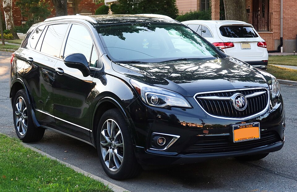 2020 Buick Envision 'Essense' (facelift), front 7.2.22